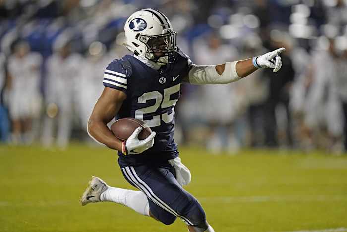 RB Tyler Allgeier runs for a score in BYU's 52-14 win over Texas State